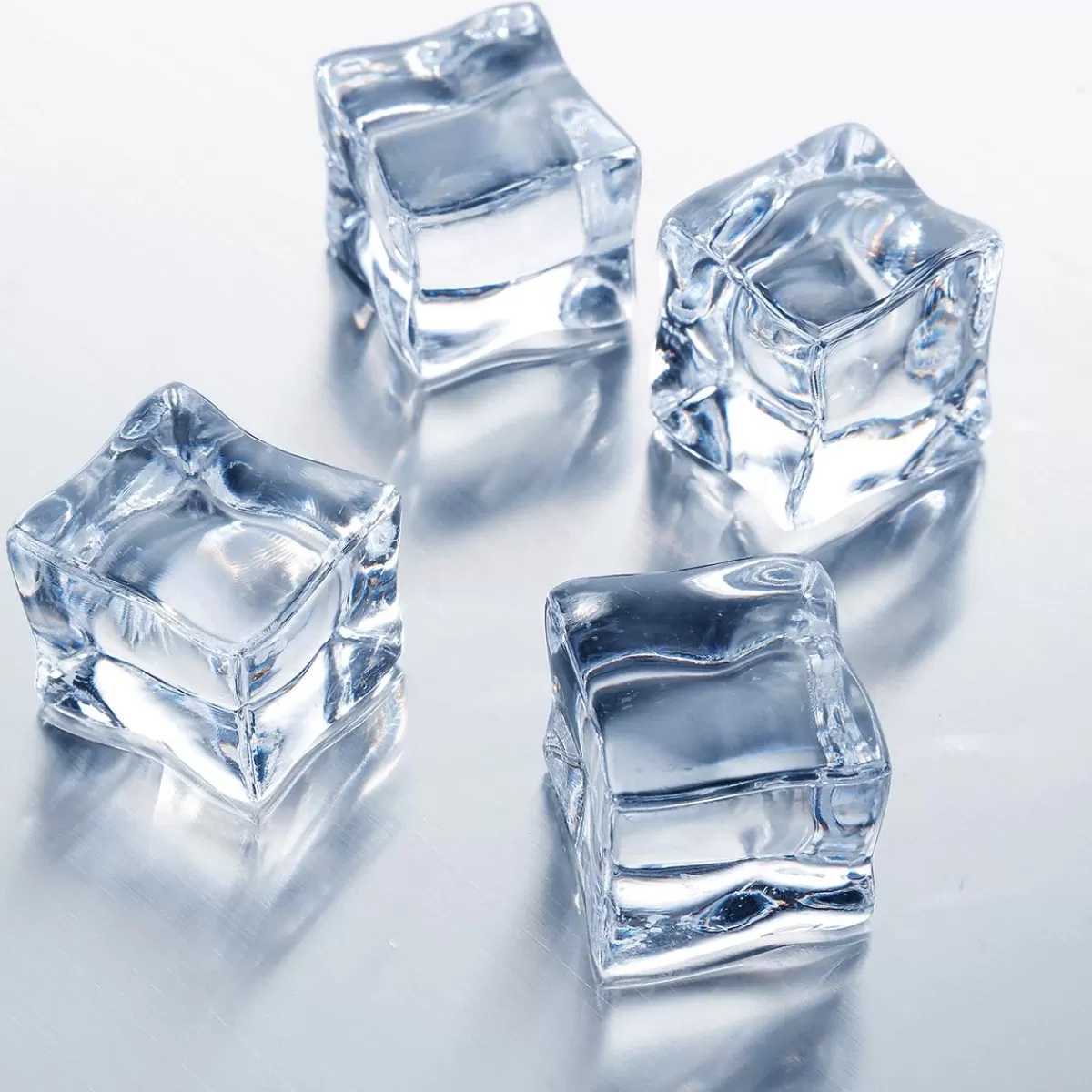 DecoWoerner Acrylic Decorative Ice Cubes 30 Mm, 1 Kg