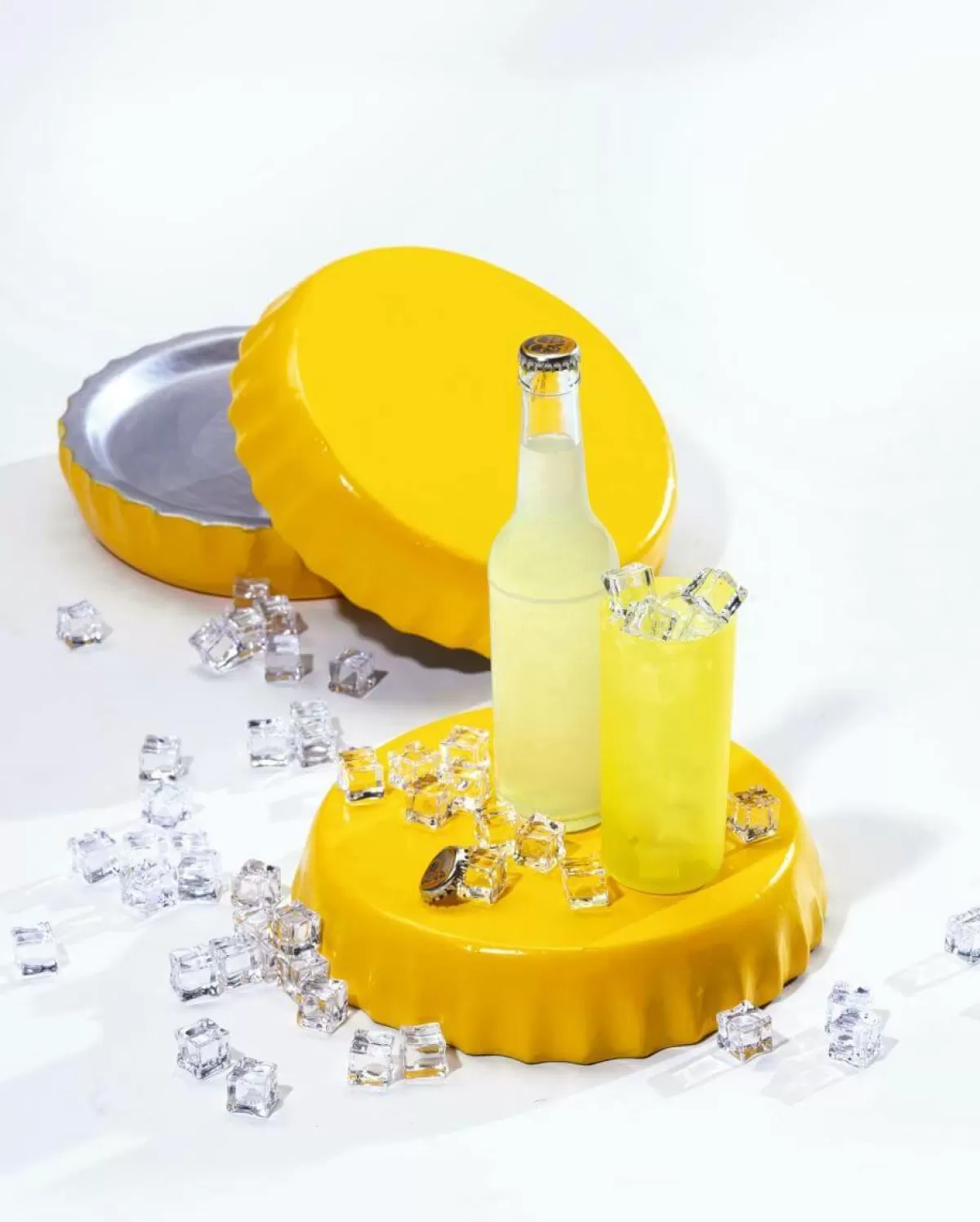 DecoWoerner Acrylic Decorative Ice Cubes 30 Mm, 1 Kg