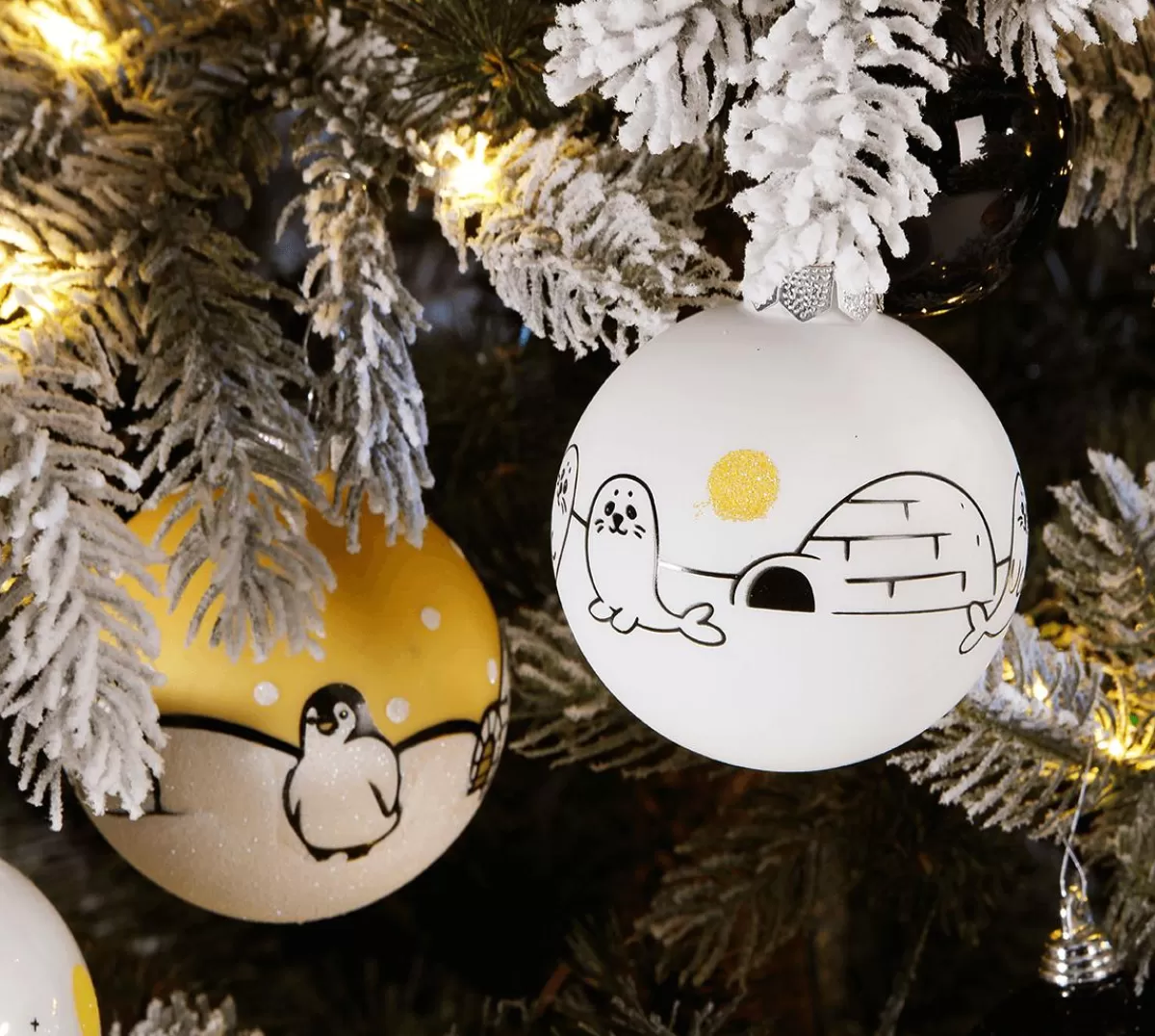 DecoWoerner Christmas Baubles Made Of Glass "Arctic" 8 Cm, 12 Pcs