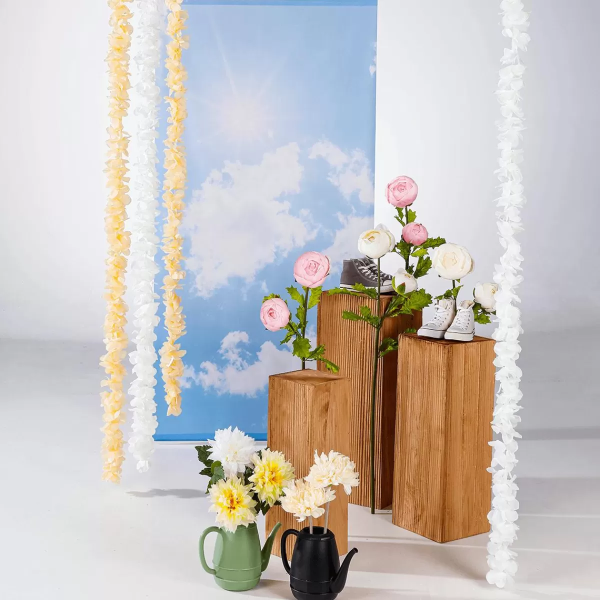 DecoWoerner Decorative Blossoms Garlands Cream, Length 260 Cm, 3 Pcs