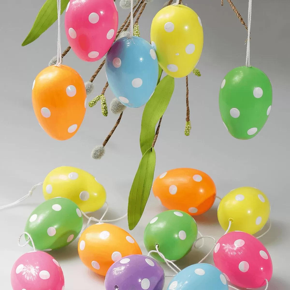 DecoWoerner Decorative Easter Eggs String Dotted 160 Cm