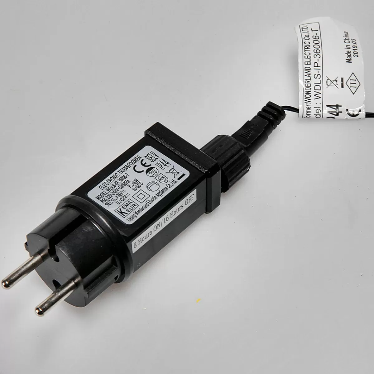 DecoWoerner Flashing LED Cluster Light Chain With Timer, For Outside, 10 M