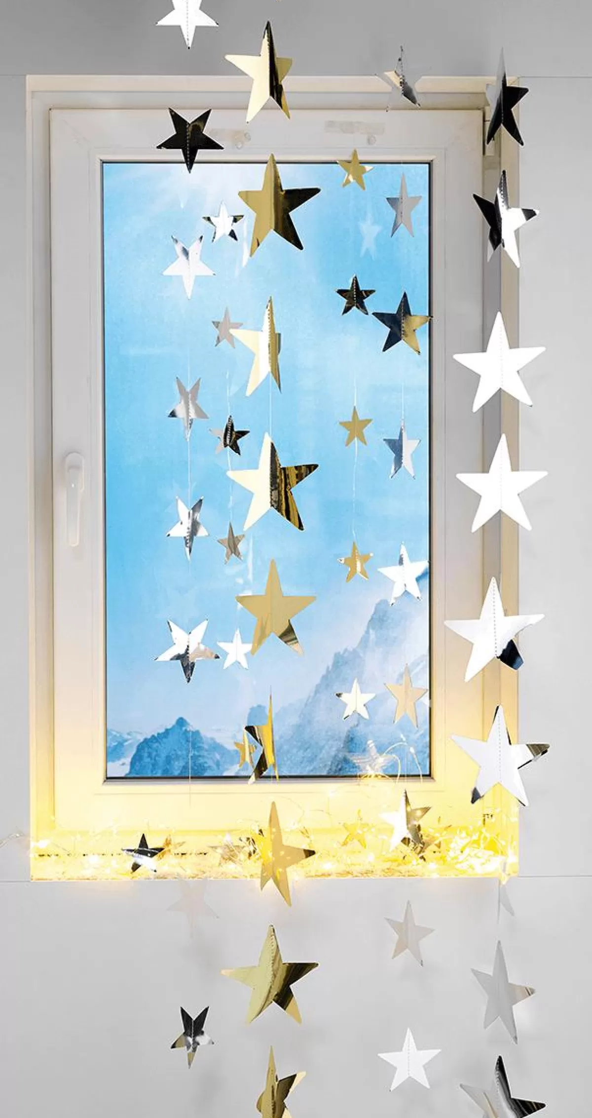 DecoWoerner Foil Star String Ø 7 Cm, 200 Cm, 3 Pcs