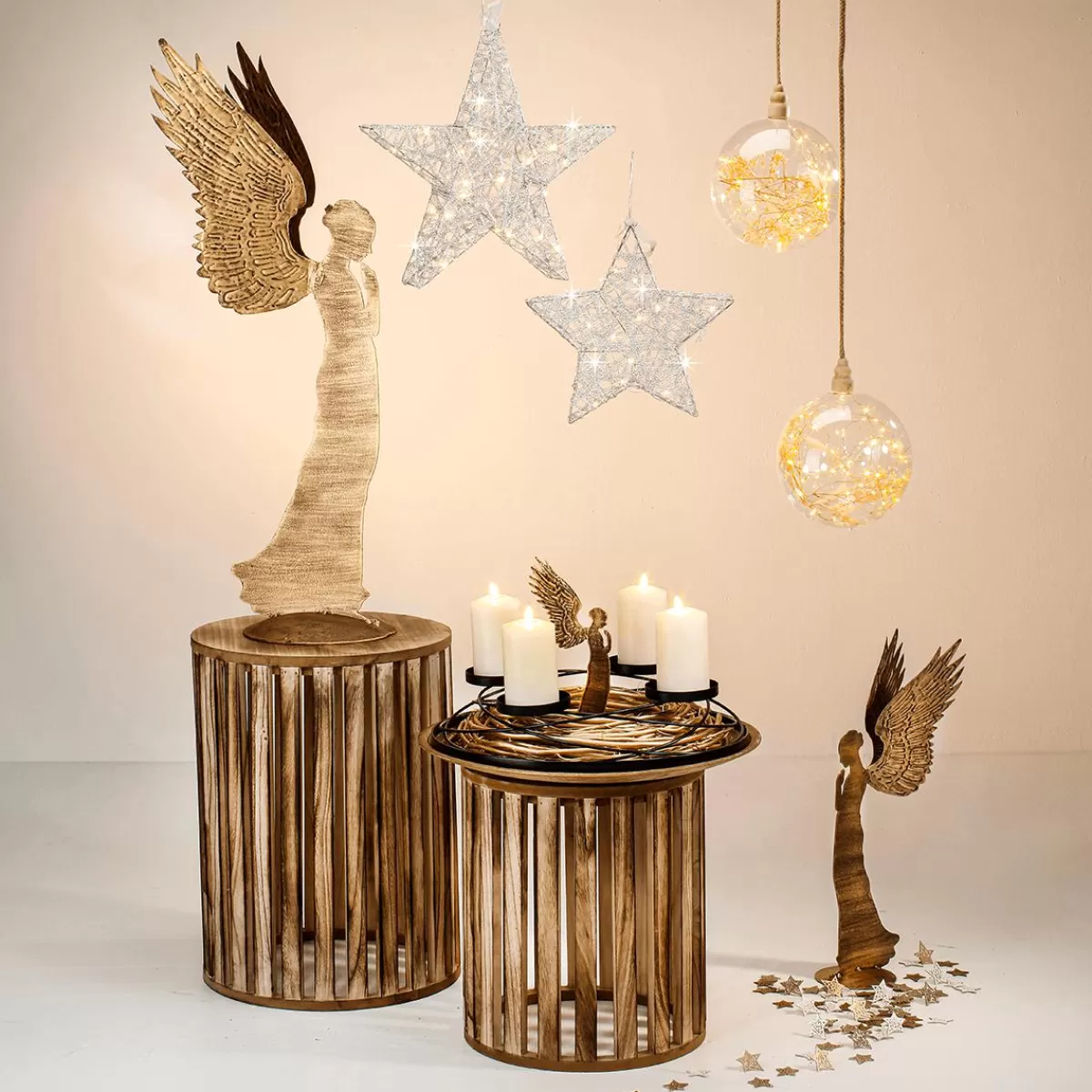 DecoWoerner LED Metal Decorative Star 30 Cm Battery Operated