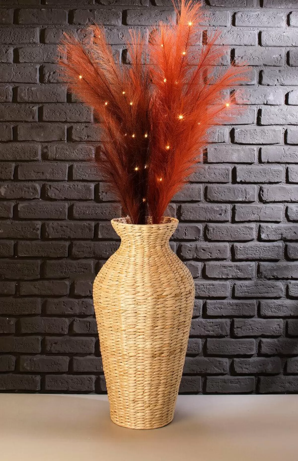 DecoWoerner LED Pampas Grass Tuft Set With Battery, 118 Cm Long