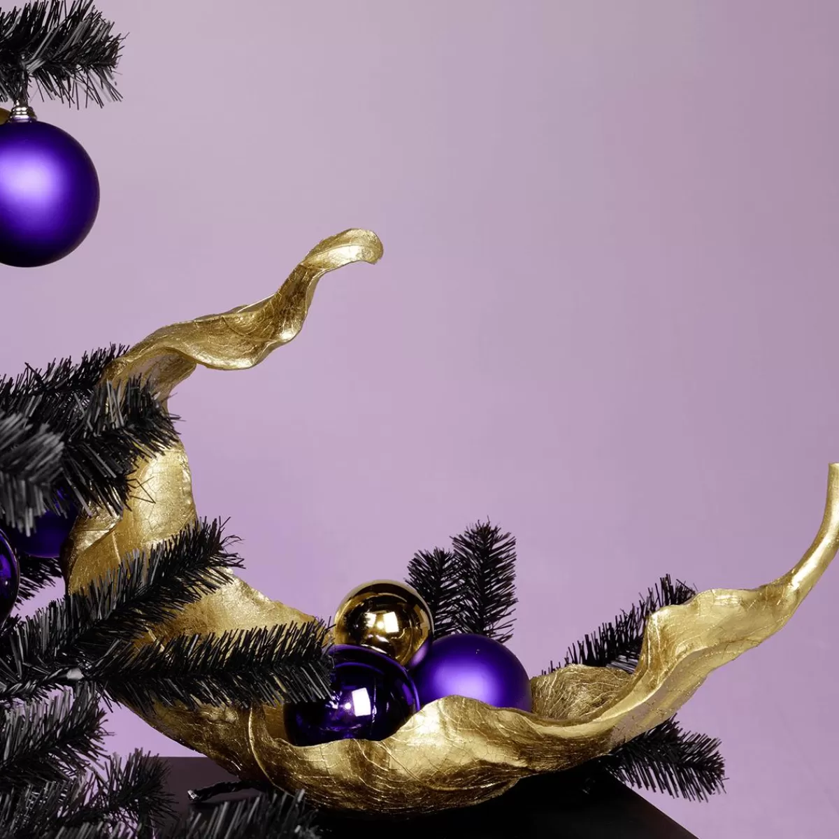 DecoWoerner Purple, Mat Christmas Balls Made Of Flame Retardant Plastic, 6 Cm Ø - 24 Pieces