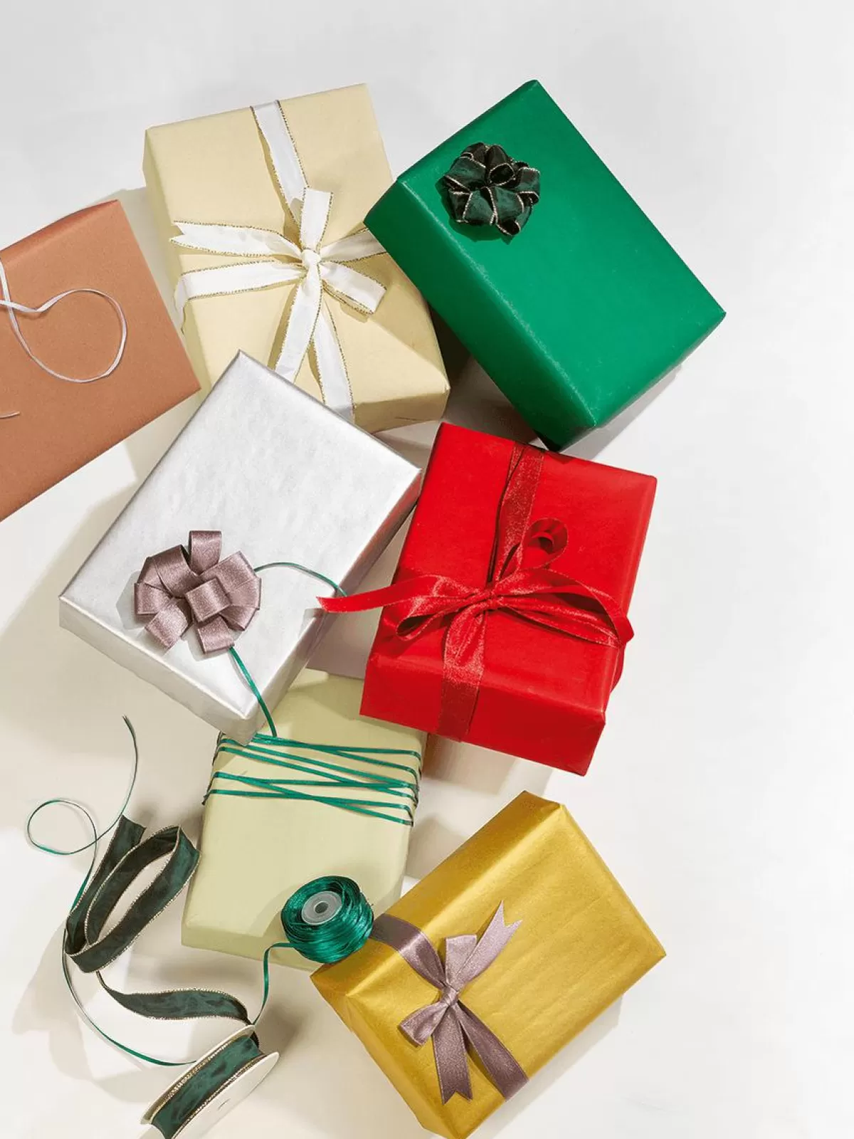 DecoWoerner Recycled Plain Kraft Paper In - 50 M Gift Wrapping Paper Roll