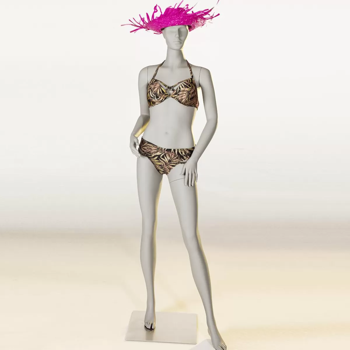 DecoWoerner Sport Mannequin Lady Athlete - Left Leg Flared & Both Arms Bent