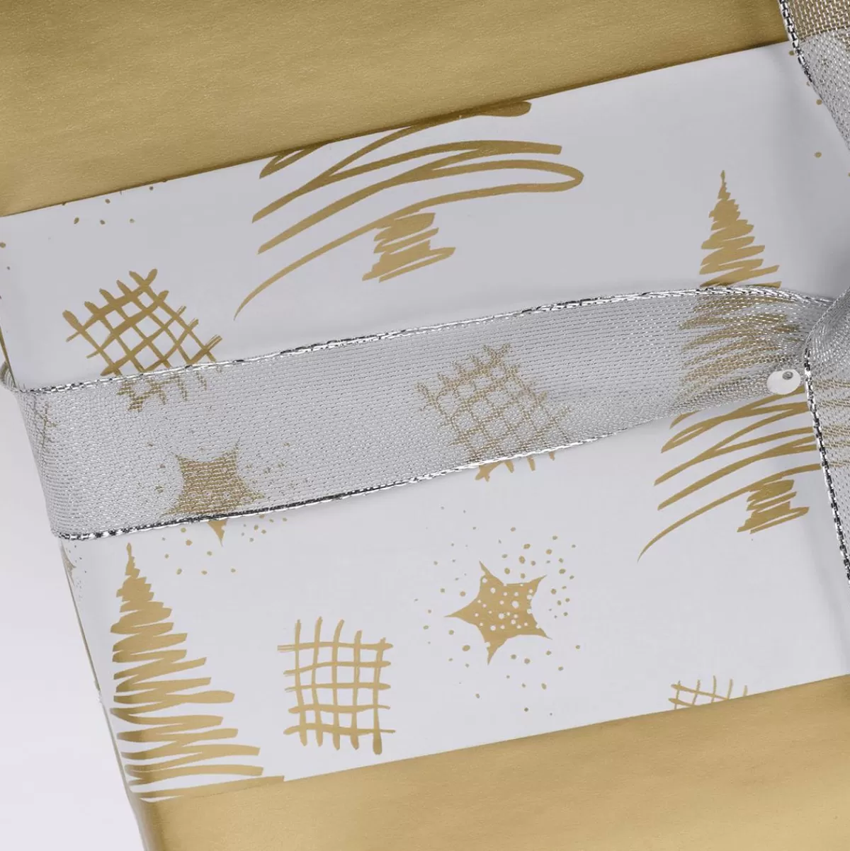 DecoWoerner Sustainable Double-sided Christmas Wrapping Paper With Fir Trees & Stars In - 50 M Gift Wrapping Paper Roll