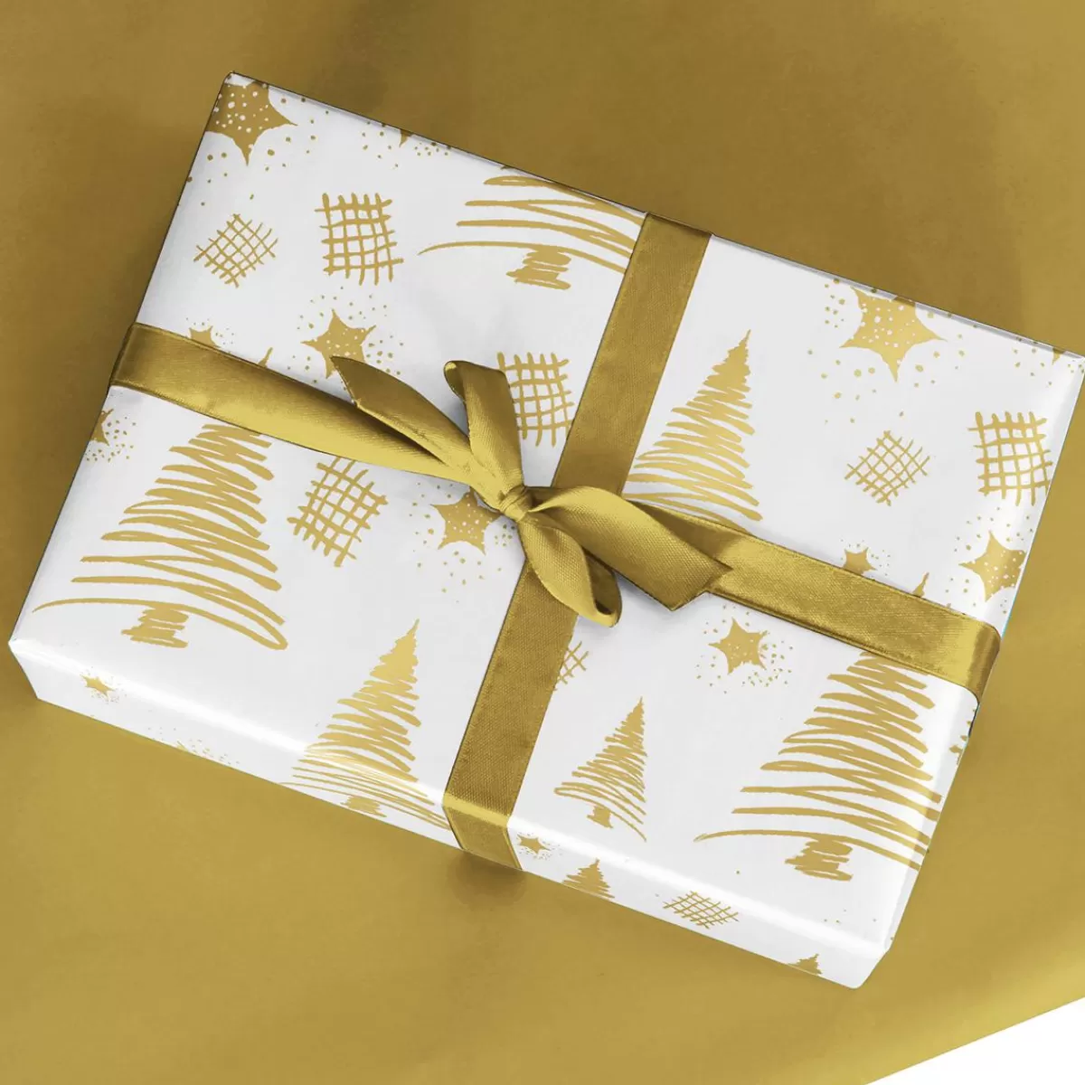 DecoWoerner Sustainable Double-sided Christmas Wrapping Paper With Fir Trees & Stars In - 50 M Gift Wrapping Paper Roll