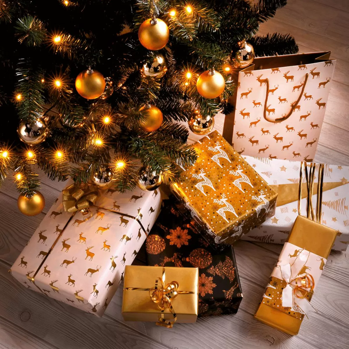 DecoWoerner Sustainable Double-sided Christmas Wrapping Paper With Fir Trees & Stars In - 50 M Gift Wrapping Paper Roll