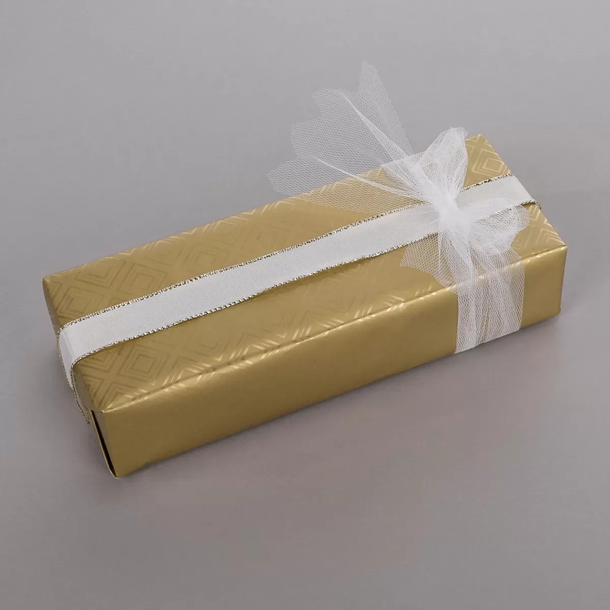 DecoWoerner Sustainable en Wrapping Paper With Shiny Geometric Pattern - 50 M Gift Wrapping Paper Roll