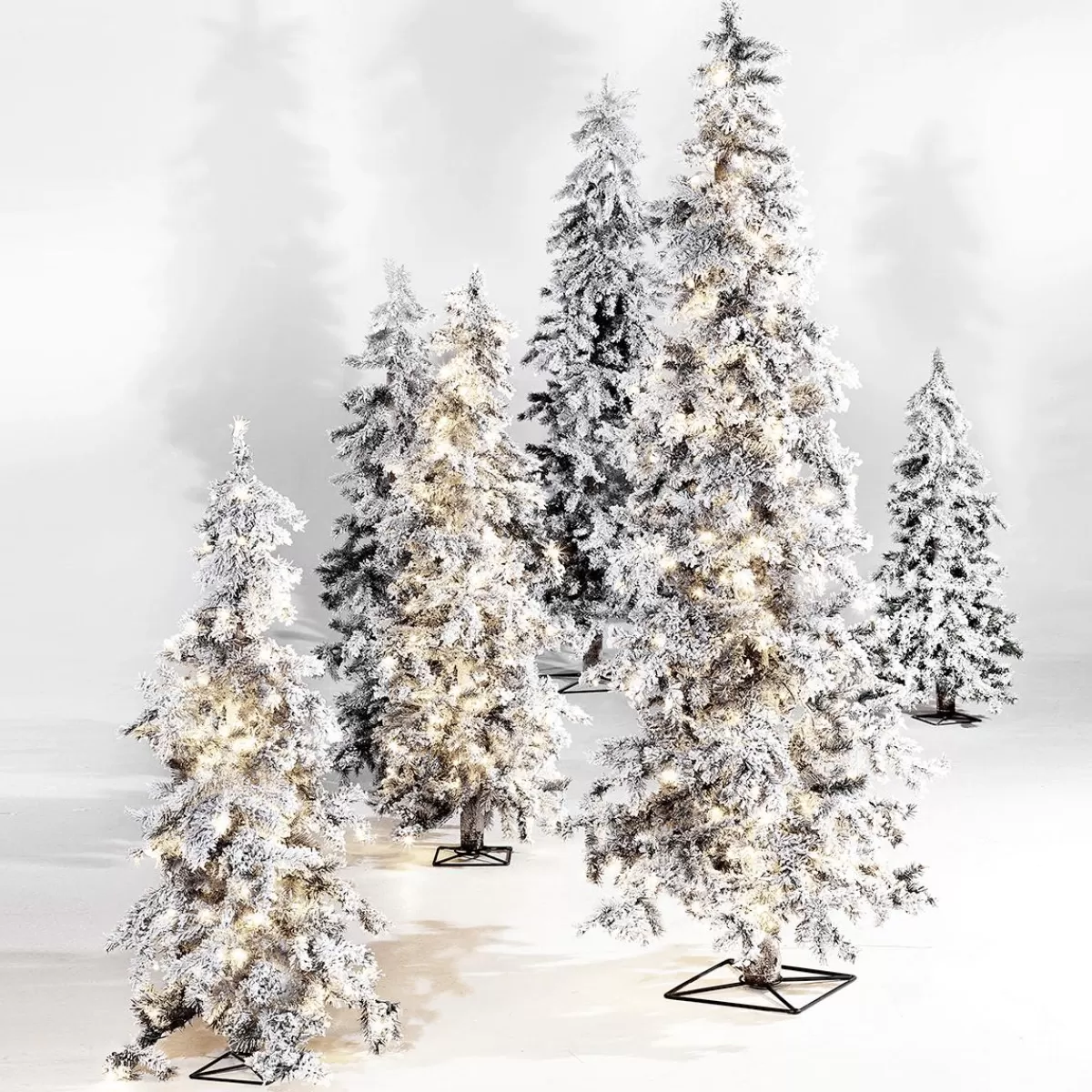 DecoWoerner Winter Christmas Tree, Snowy Luvi Artificial With LED Light, 160 Cm