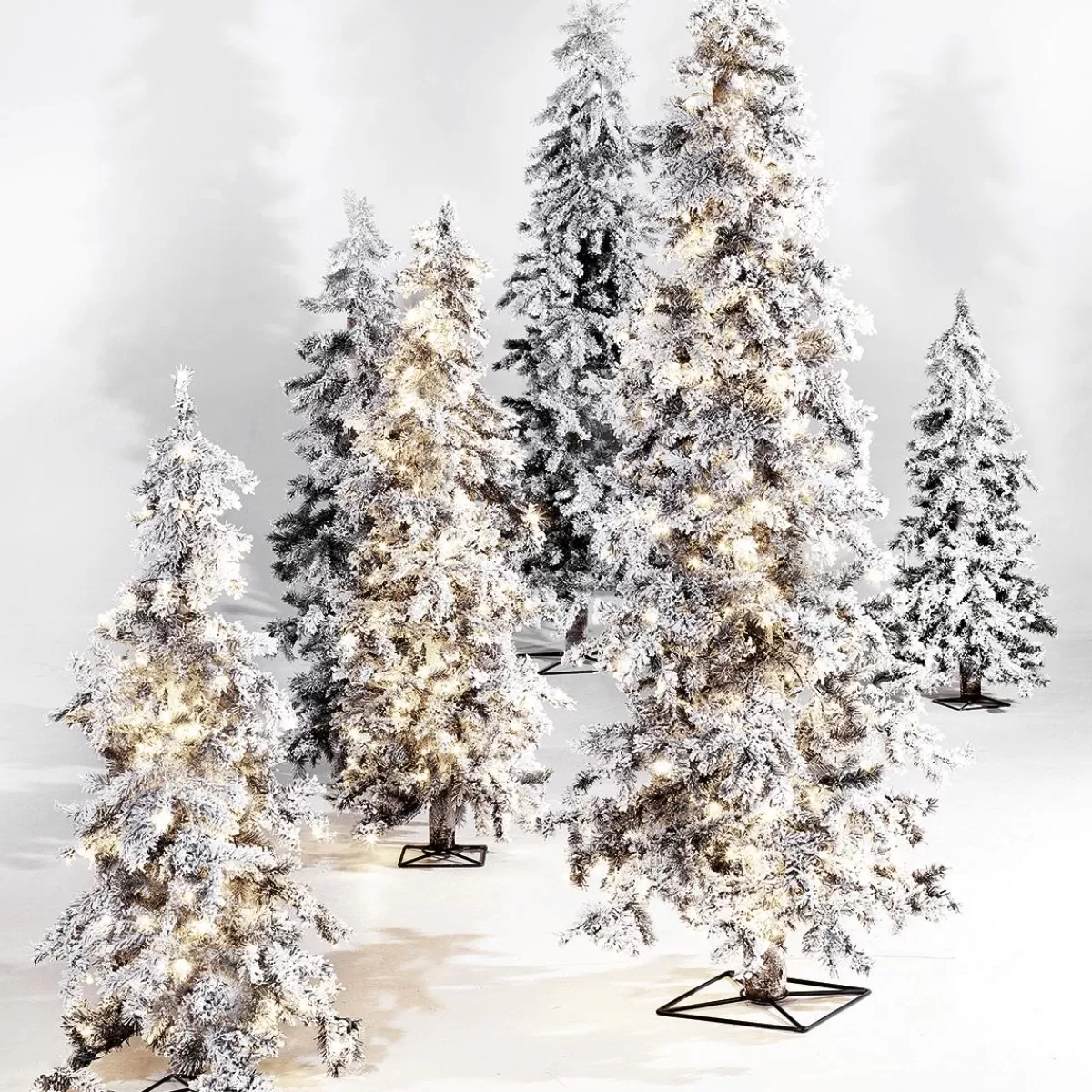 DecoWoerner Winter Christmas Tree, Snowy Luvi Artificial With LED Light, 210 Cm